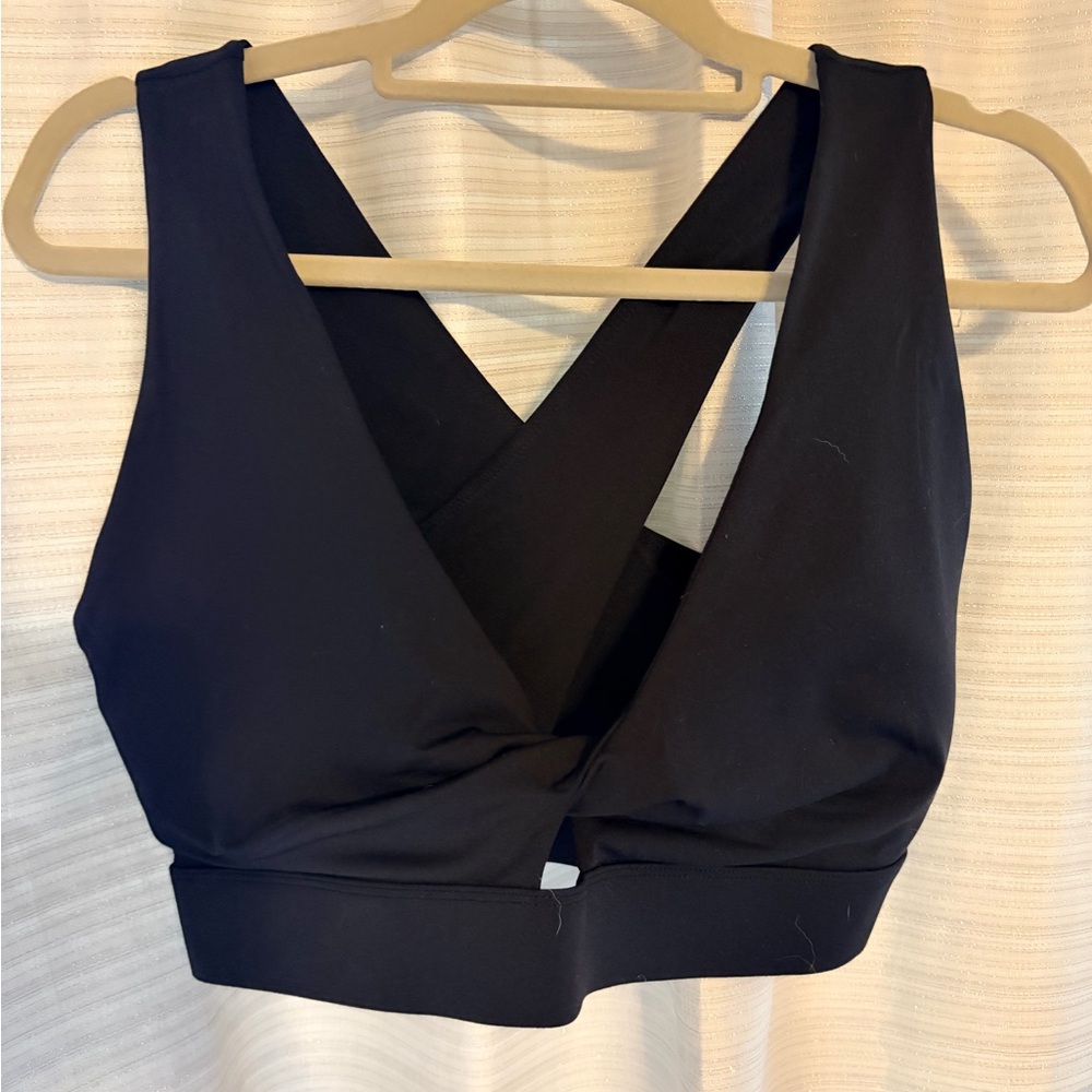 Fabletics Black Women's Crossover Sports Bralette - Unbranded